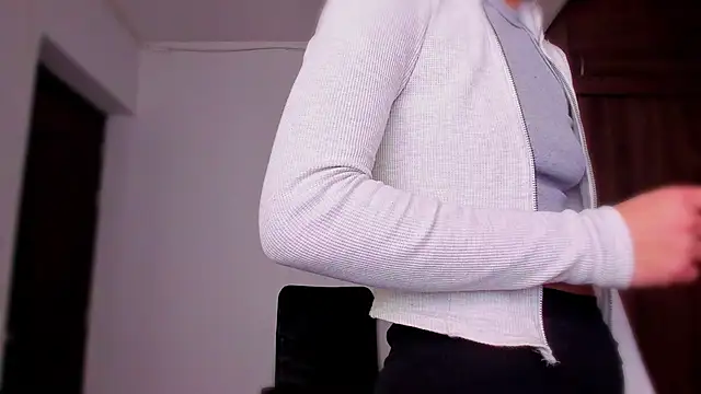 Snapshot of Charlee_pink chatting on February 13, 2026, 3:45 pm Charlee pink online show from February 13, 2026, 3:45 pm