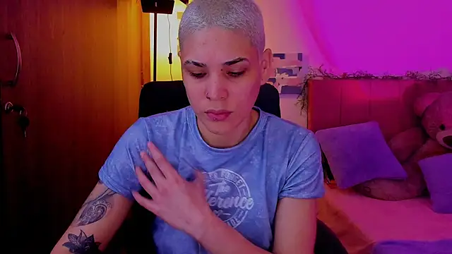 Snapshot of Charlee_pink chatting on March 28, 2026, 10:11 pm Charlee pink online show from March 28, 2026, 10:11 pm