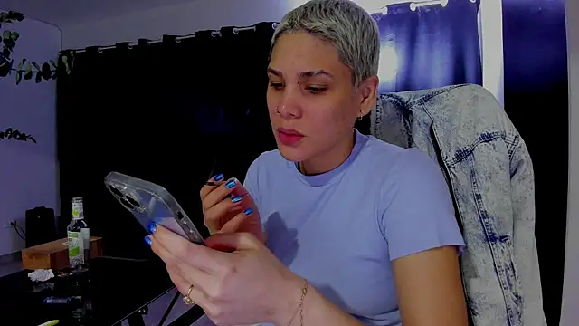 Snapshot of Charlee_pink chatting on September 27, 2025, 1:45 am Charlee pink online show from September 27, 2025, 1:45 am