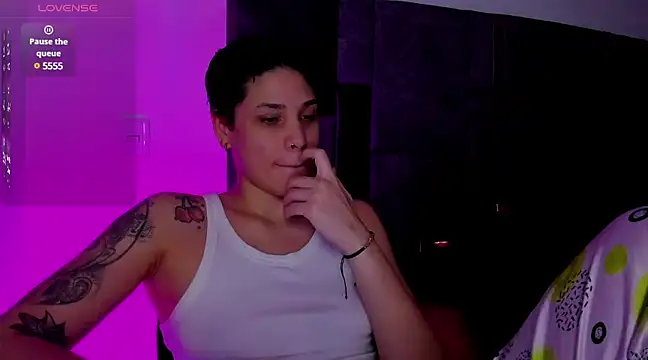 Snapshot of Charlee_pink chatting on March 22, 2025, 10:37 pm Charlee pink online show from March 22, 2025, 10:37 pm