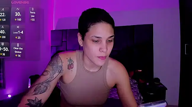 Snapshot of Charlee_pink chatting on February 28, 2025, 11:23 pm Charlee pink online show from February 28, 2025, 11:23 pm