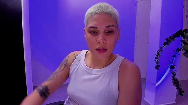 Snapshot of Charlee_pink chatting on September 12, 2025, 6:02 am Charlee pink online show from September 12, 2025, 6:02 am