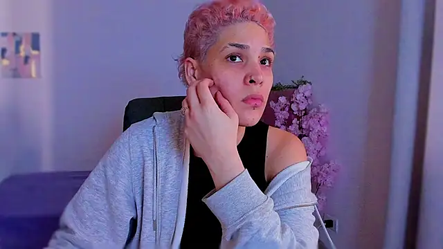 Charlee pink online show from December 14, 2025, 6:57 pm