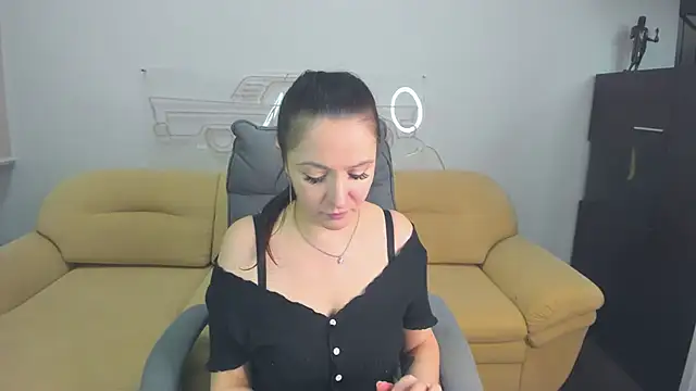 AngellLika online show from February 14, 2026, 8:14 am