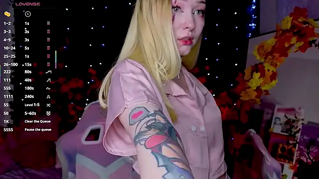 ElswythCovil online show from November 1, 2025, 4:19 am