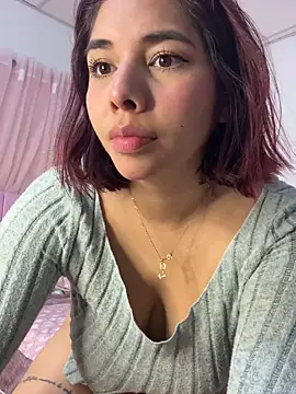 Snapshot of LucyMartelli chatting on September 12, 2025, 11:21 am LucyMartelli online show from September 12, 2025, 11:21 am