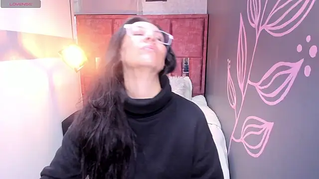 Snapshot of Abrillee1 chatting on November 8, 2025, 11:47 am Abrillee1 online show from November 8, 2025, 11:47 am