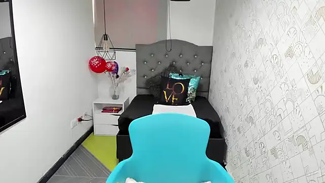 Snapshot of Abrillee1 chatting on March 14, 2025, 2:52 pm Abrillee1 online show from March 14, 2025, 2:52 pm