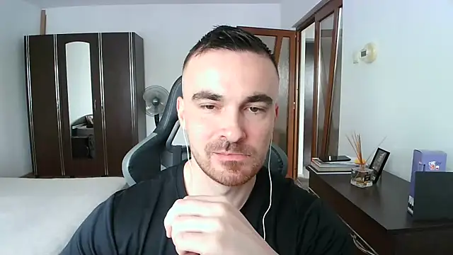 Snapshot of mu5clemania2 chatting on June 4, 2026, 9:36 am mu5clemania2 online show from June 4, 2026, 9:36 am