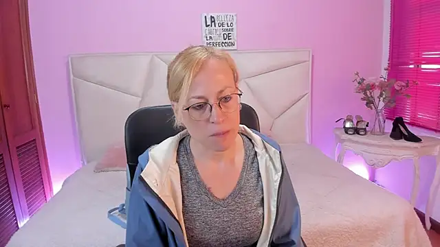 Snapshot of SammySanders chatting on May 4, 2026, 12:08 pm SammySanders online show from May 4, 2026, 12:08 pm