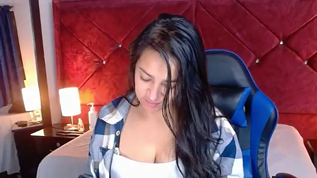 Julietacollins06 online show from March 4, 2026, 1:08 pm