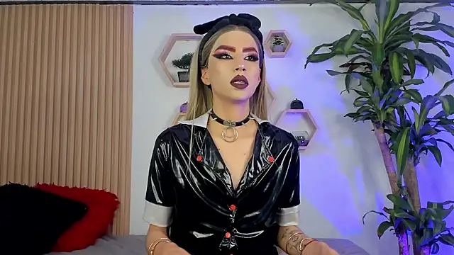 Snapshot of BrianaSchafer chatting on October 21, 2025, 5:23 pm BrianaSchafer online show from October 21, 2025, 5:23 pm