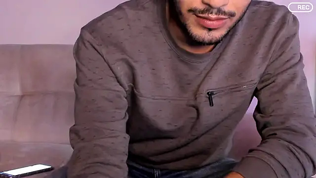 Nicholasrodrii online show from December 16, 2025, 10:36 pm