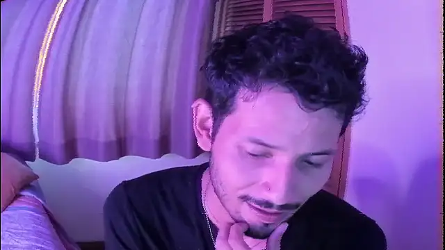 Snapshot of Nicholasrodrii chatting on February 25, 2026, 10:31 pm Nicholasrodrii online show from February 25, 2026, 10:31 pm