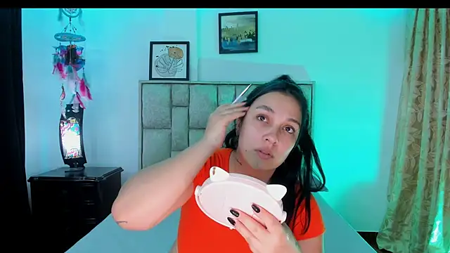 Snapshot of brianaGuzman chatting on May 19, 2026, 6:37 pm brianaGuzman online show from May 19, 2026, 6:37 pm