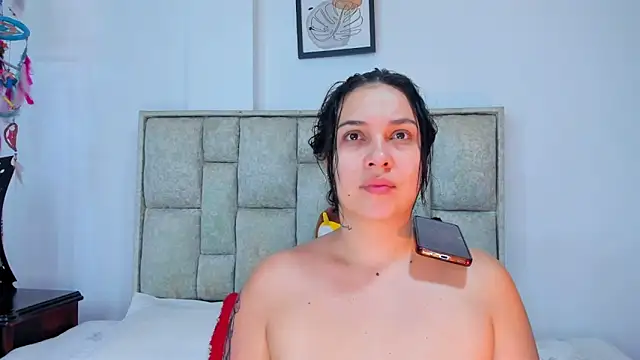 Snapshot of brianaGuzman chatting on March 26, 2026, 6:28 pm brianaGuzman online show from March 26, 2026, 6:28 pm