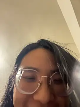 yourbootygirl online show from May 4, 2026, 1:47 pm