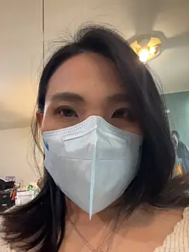 yourbootygirl online show from June 19, 2026, 7:25 am