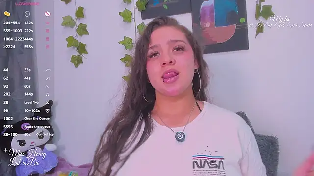 Snapshot of Mxss_Honey chatting on March 27, 2026, 3:04 am Mxss Honey online show from March 27, 2026, 3:04 am