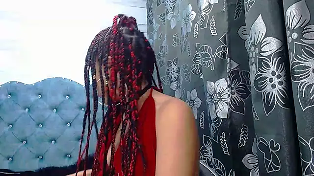 Snapshot of lily_jamesx chatting on February 11, 2025, 6:44 pm lily jamesx online show from February 11, 2025, 6:44 pm