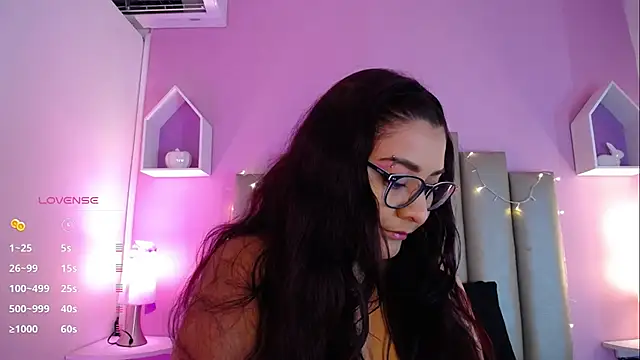 Snapshot of MeghanBurn chatting on March 13, 2025, 12:56 pm MeghanBurn online show from March 13, 2025, 12:56 pm