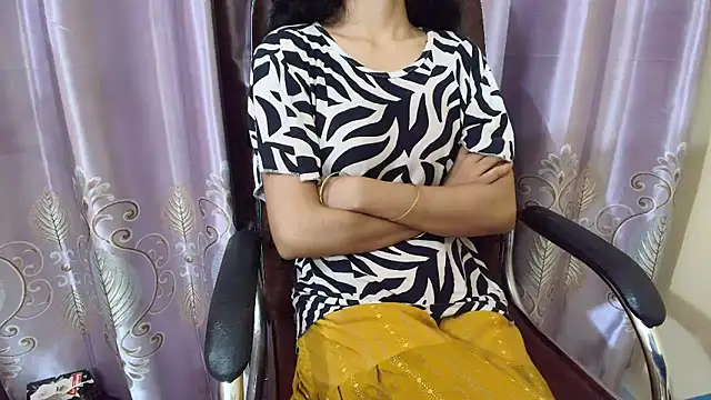 Snapshot of Srabontii chatting on September 9, 2025, 11:47 pm Srabontii online show from September 9, 2025, 11:47 pm