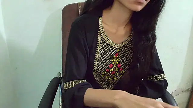 Snapshot of Srabontii chatting on March 20, 2025, 7:57 pm Srabontii online show from March 20, 2025, 7:57 pm