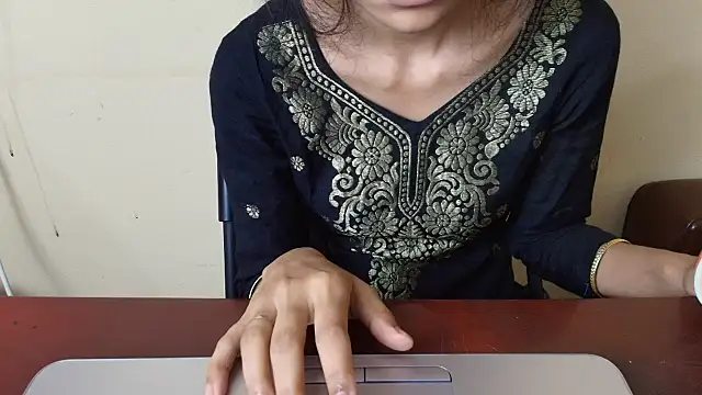 Srabontii online show from November 24, 2025, 1:05 am