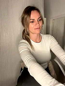 Milla  one online show from November 13, 2025, 4:44 pm