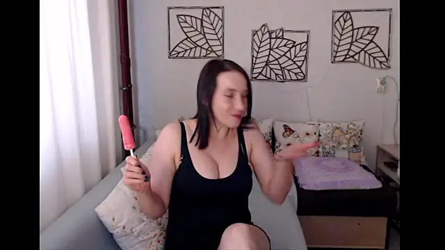 Snapshot of pepper_milf chatting on June 17, 2026, 3:00 pm pepper milf online show from June 17, 2026, 3:00 pm
