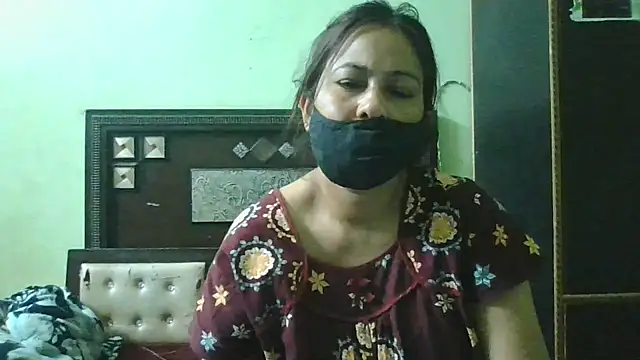 Snapshot of couplesuni chatting on March 10, 2026, 10:52 am couplesuni online show from March 10, 2026, 10:52 am