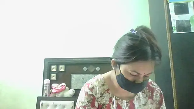 Snapshot of couplesuni chatting on March 15, 2026, 7:04 am couplesuni online show from March 15, 2026, 7:04 am