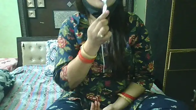 Snapshot of couplesuni chatting on April 8, 2026, 7:10 am couplesuni online show from April 8, 2026, 7:10 am