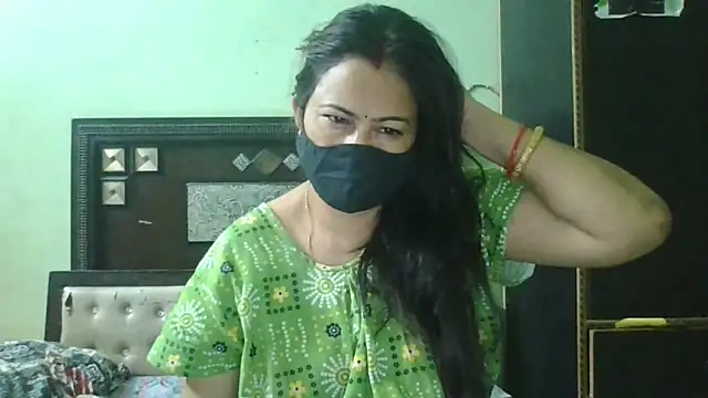 Snapshot of couplesuni chatting on April 12, 2026, 10:18 am couplesuni online show from April 12, 2026, 10:18 am