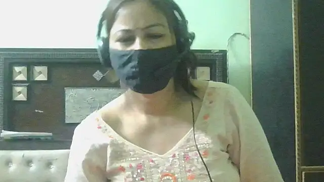 Snapshot of couplesuni chatting on March 16, 2026, 3:36 am couplesuni online show from March 16, 2026, 3:36 am