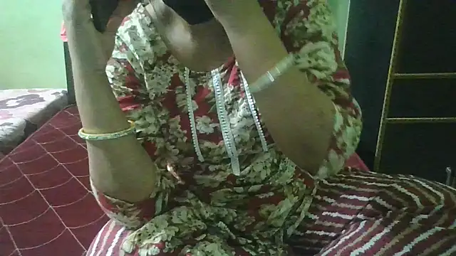 Snapshot of couplesuni chatting on March 14, 2026, 11:05 am couplesuni online show from March 14, 2026, 11:05 am