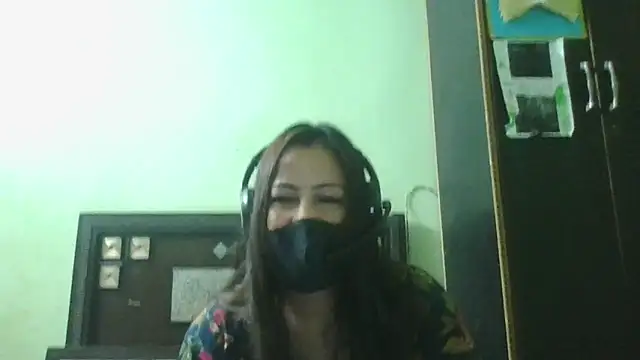 Snapshot of couplesuni chatting on April 11, 2026, 5:27 pm couplesuni online show from April 11, 2026, 5:27 pm