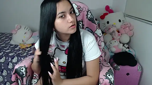 Snapshot of kayla_k18 chatting on May 6, 2026, 5:33 am kayla k18 online show from May 6, 2026, 5:33 am