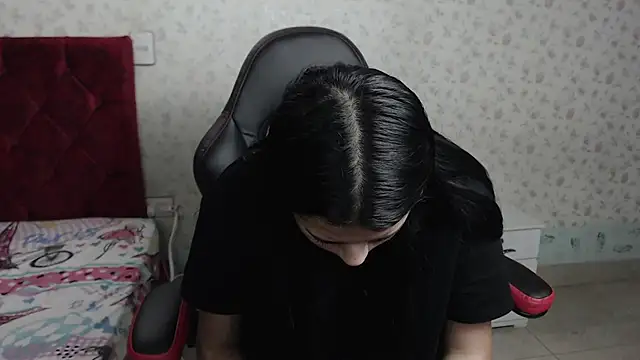 kayla k18 online show from March 14, 2025, 7:34 pm