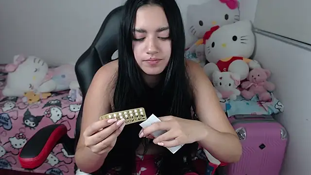 Snapshot of kayla_k18 chatting on April 28, 2026, 2:38 am kayla k18 online show from April 28, 2026, 2:38 am