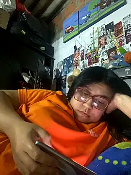 dafne19  online show from November 11, 2025, 4:07 am