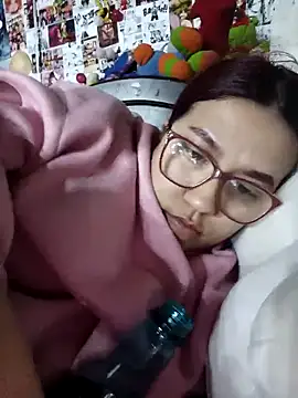 dafne19  online show from October 13, 2025, 5:09 am