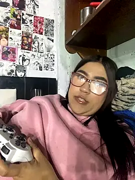 dafne19  online show from December 17, 2025, 5:45 am