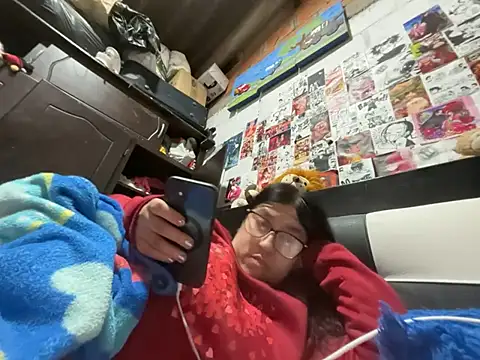 dafne19  online show from June 1, 2026, 4:13 am
