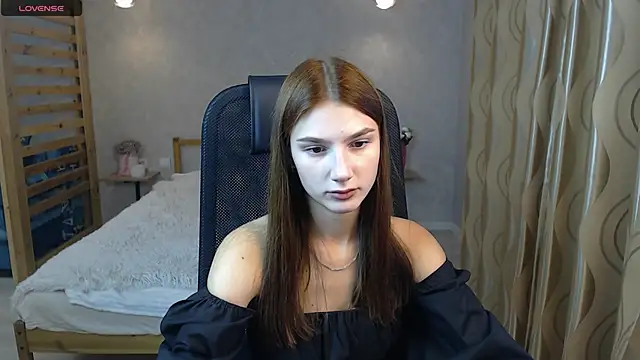 AnaHoney online show from September 18, 2025, 7:44 am