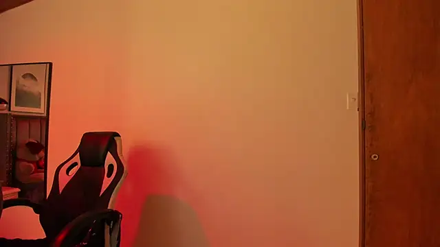 Alaia Cute online show from September 16, 2025, 3:40 am