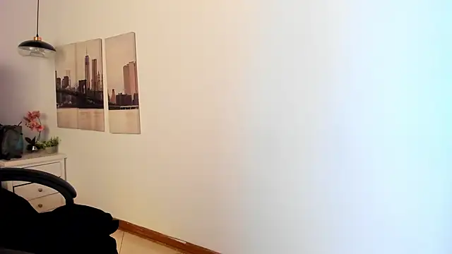 Alaia Cute online show from March 11, 2025, 2:42 am