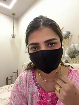 Snapshot of MaYaa__11 chatting on February 17, 2026, 7:05 am MaYaa 11 online show from February 17, 2026, 7:05 am