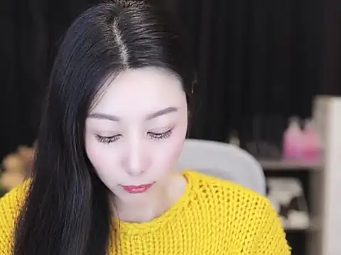 Nuyoah-77 online show from October 18, 2025, 3:14 pm