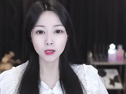 Nuyoah-77 online show from March 19, 2026, 6:57 am